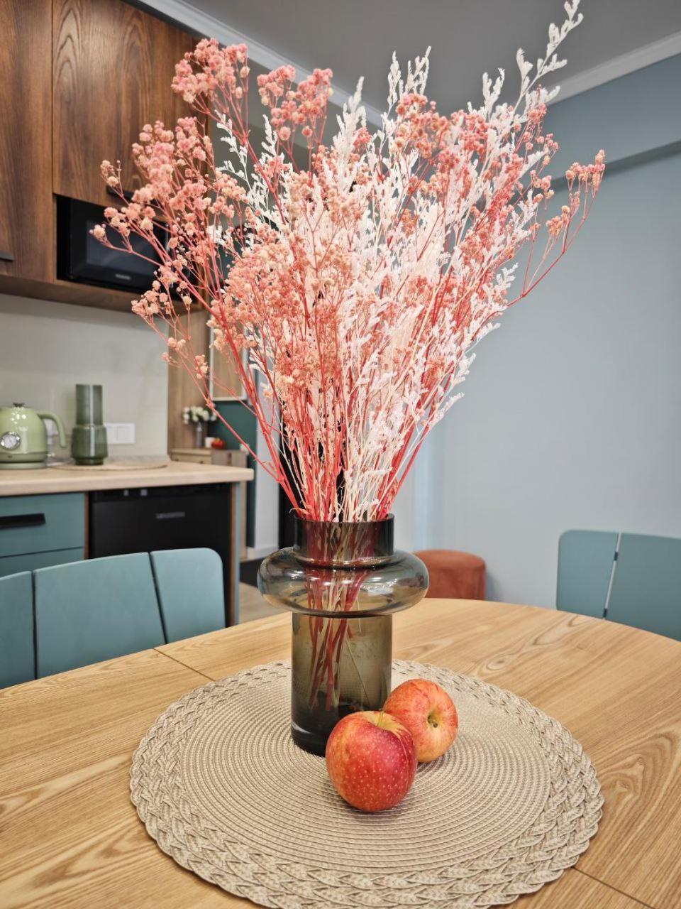 Mid-Century Charm Apartments В Центре Алматы Eksteriør billede