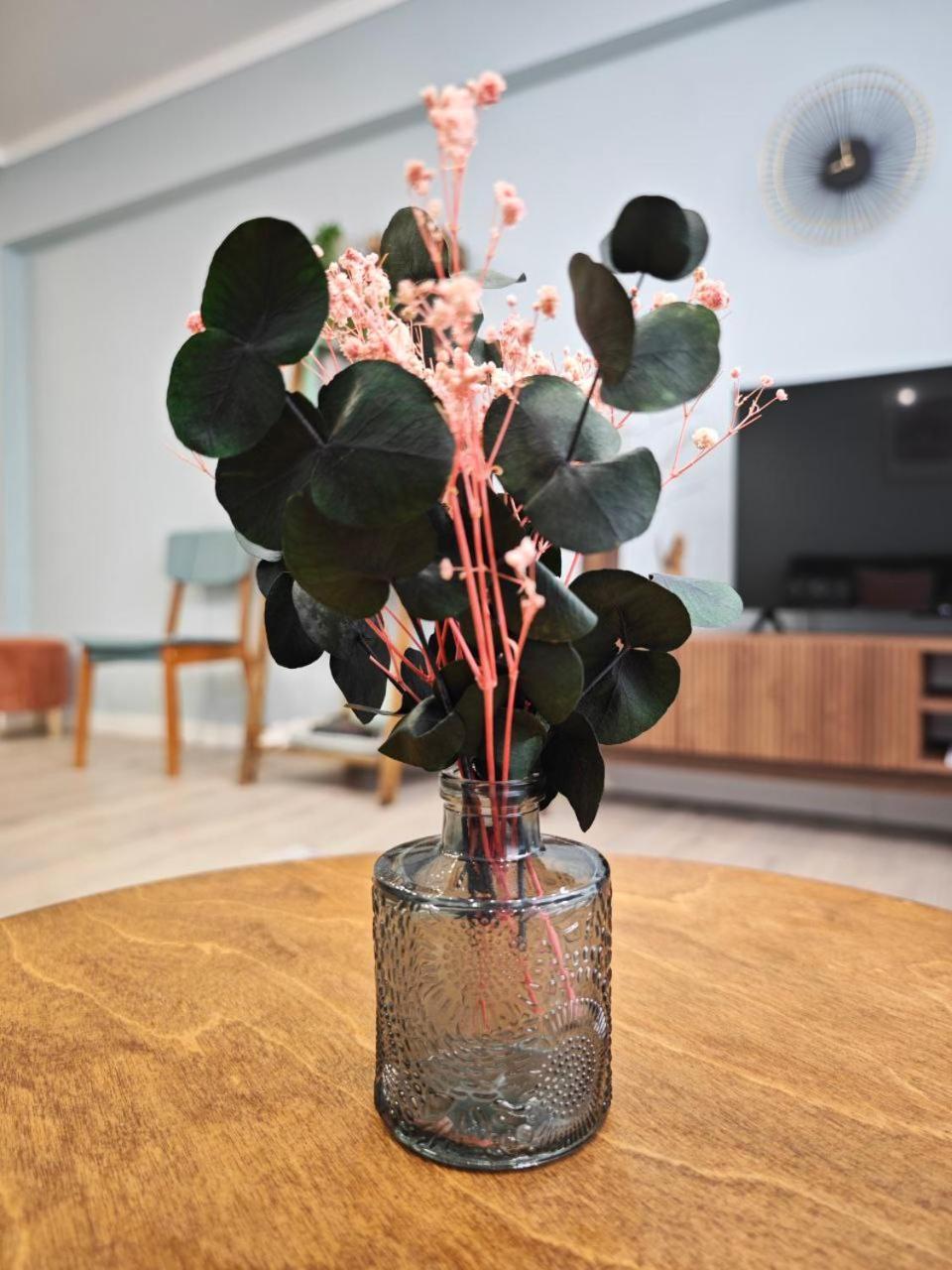 Mid-Century Charm Apartments В Центре Алматы Eksteriør billede