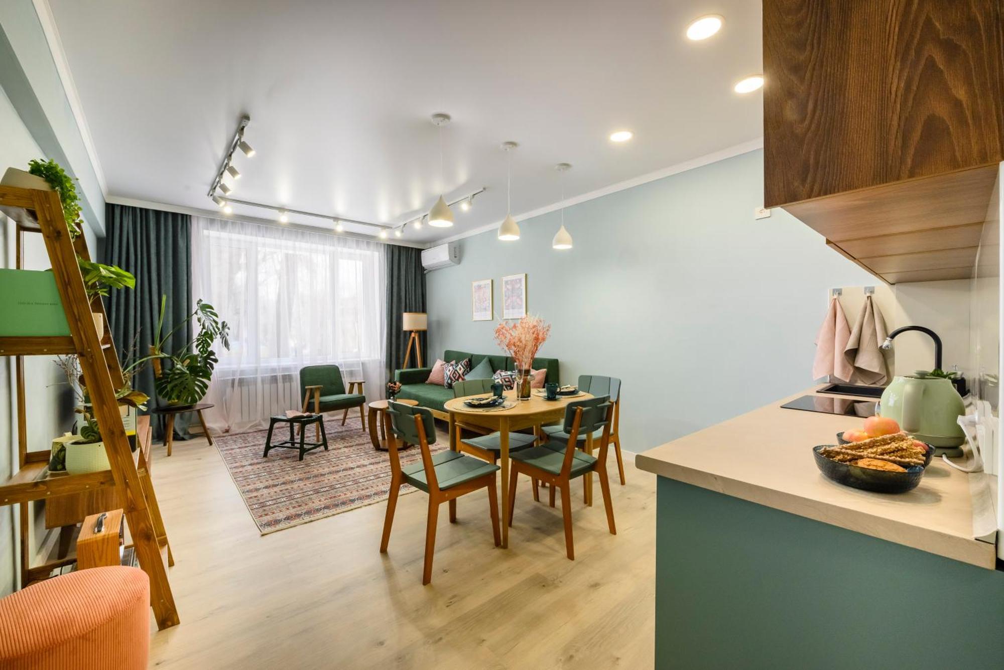 Mid-Century Charm Apartments В Центре Алматы Eksteriør billede