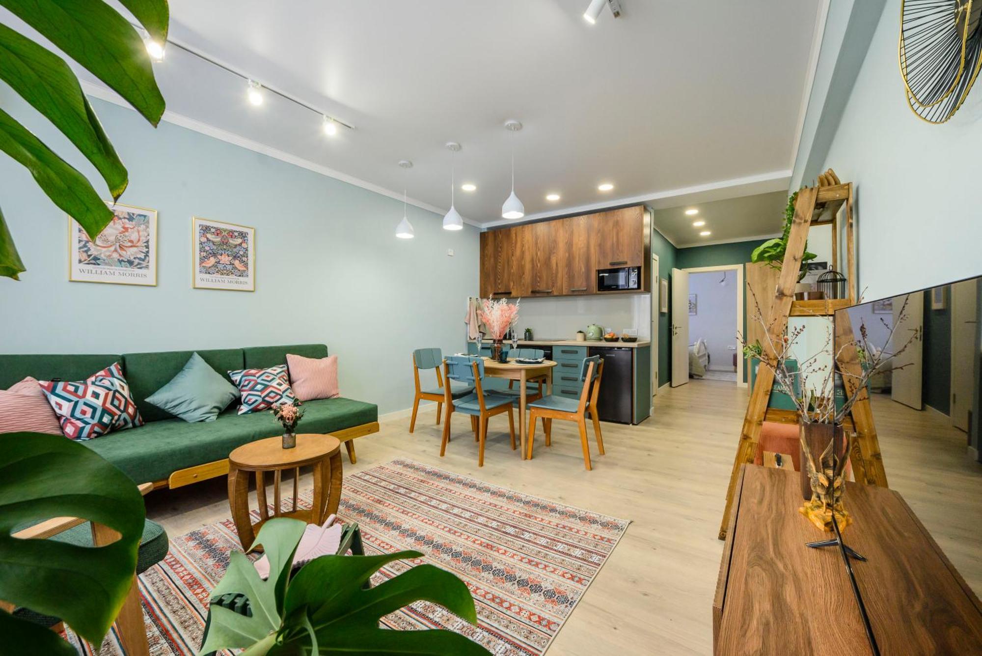 Mid-Century Charm Apartments В Центре Алматы Eksteriør billede