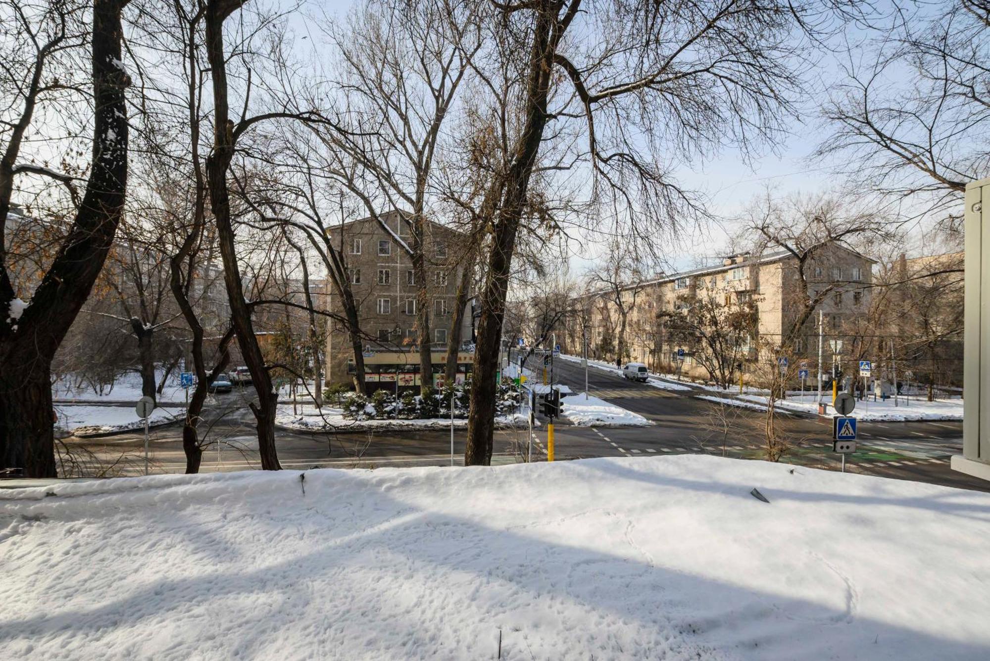 Mid-Century Charm Apartments В Центре Алматы Eksteriør billede